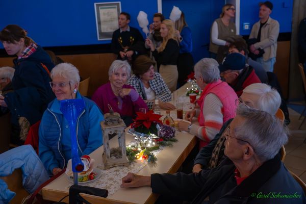 kg-weihnachtsmarkt-2025-002C7EDBB90-5616-C7CC-6C2D-8AD5A1136962.jpg