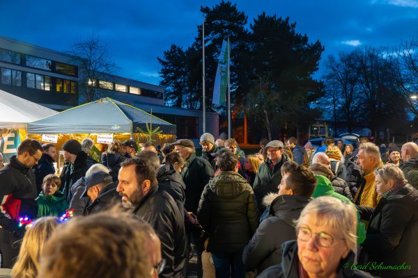 kg-weihnachtsmarkt-2025-027E730A858-1E6F-58CA-A5DE-ECA9A9C7E2DB.jpg