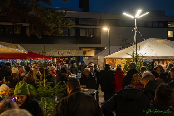 kg-weihnachtsmarkt-2025-028500E920B-298F-8EE2-1205-D1869A3A286E.jpg