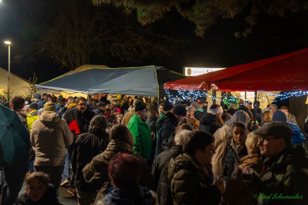 kg-weihnachtsmarkt-2025-032369843E4-D18A-D535-79FF-F5051E8CE1D6.jpg