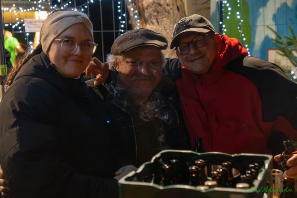 kg-weihnachtsmarkt-2025-0611DF75107-E68F-44F9-06C3-7223635E8E54.jpg