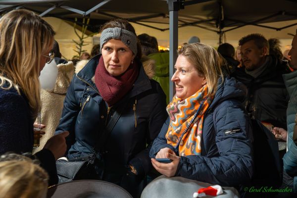 kg-weihnachtsmarkt-2025-06332A0FC84-BE08-71E1-FABF-2ED4EDC04D6F.jpg