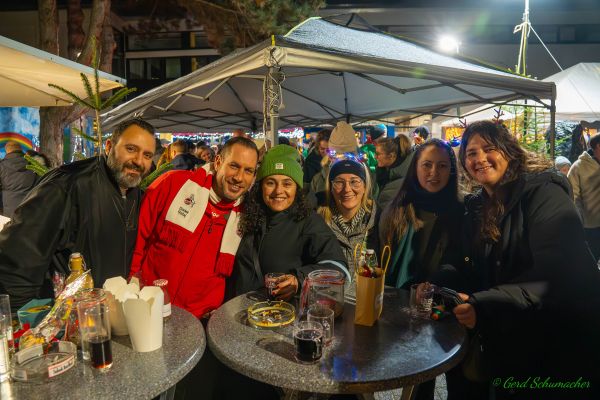 kg-weihnachtsmarkt-2025-0749928352A-D59A-C5B9-A95A-832239CD5EBE.jpg