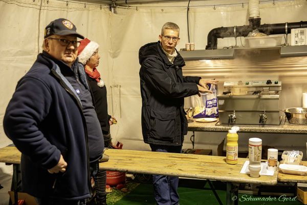 weihnachtsmarkt-kg-2024-026D5DD0E11-DEF5-21CC-81A2-46493FA55687.jpg