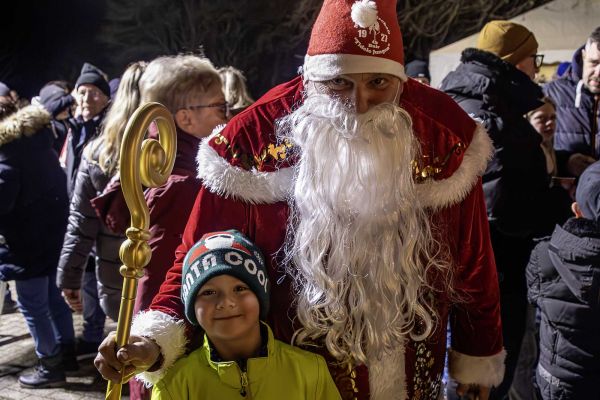 weihnachtsmarkt-kg-2024-05534819CAE-DF49-89B7-F6E3-4370BCC7BE32.jpg