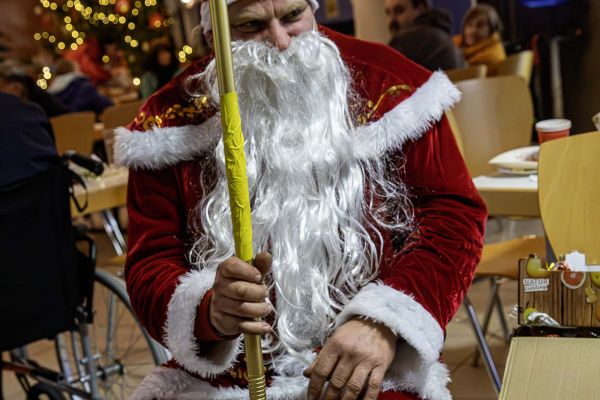 weihnachtsmarkt-kg-2024-0584536527B-B8C4-FABB-7B6D-BF0A1B940769.jpg