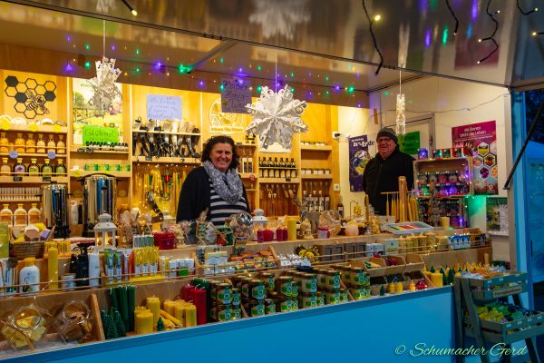 weihnachtsmarkt-kg-loestige-buirer-2023-0023A5BD961-70D4-5F83-6F96-47426499E544.jpg