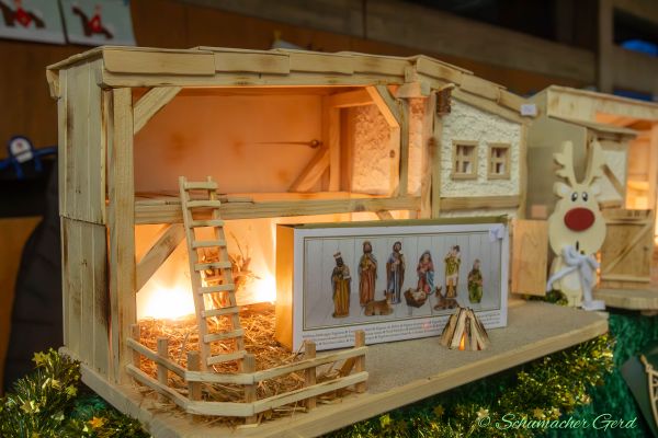 weihnachtsmarkt-kg-loestige-buirer-2023-0094CFEC15C-31AF-8DDA-33FB-874E1B317234.jpg