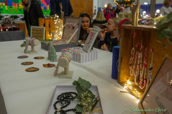 weihnachtsmarkt-kg-loestige-buirer-2023-01012B6D1DE-0626-24D9-FD37-FA8A96401DE5.jpg