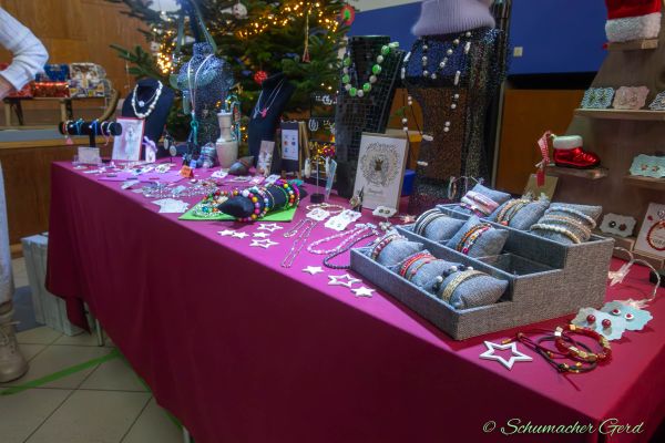 weihnachtsmarkt-kg-loestige-buirer-2023-01702961FE5-AB47-F7A4-B1E8-291135AA770A.jpg