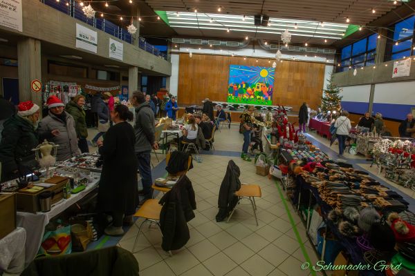 weihnachtsmarkt-kg-loestige-buirer-2023-0267227414B-3846-7E89-137F-E636A28E2160.jpg