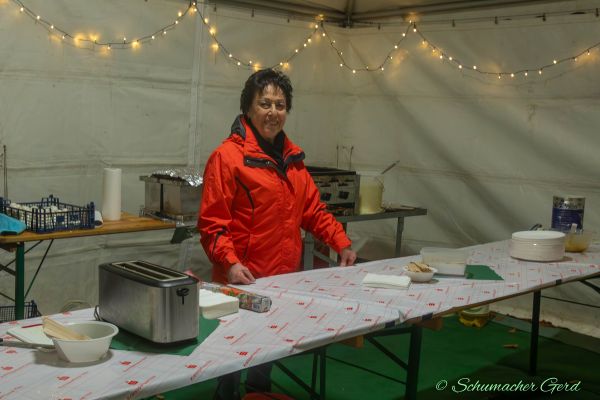 weihnachtsmarkt-kg-loestige-buirer-2023-02920002FA7-69D5-92C9-5C15-BF6ECB772859.jpg