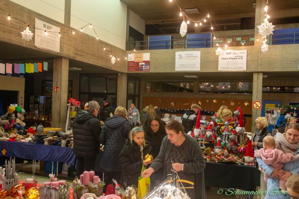 weihnachtsmarkt-kg-loestige-buirer-2023-033E2D798EE-D81F-A972-27FC-FC65B9EA0494.jpg