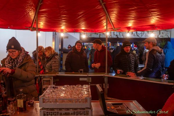weihnachtsmarkt-kg-loestige-buirer-2023-0344EEE9225-BDE8-BE6E-1817-4008CBC4F3C0.jpg