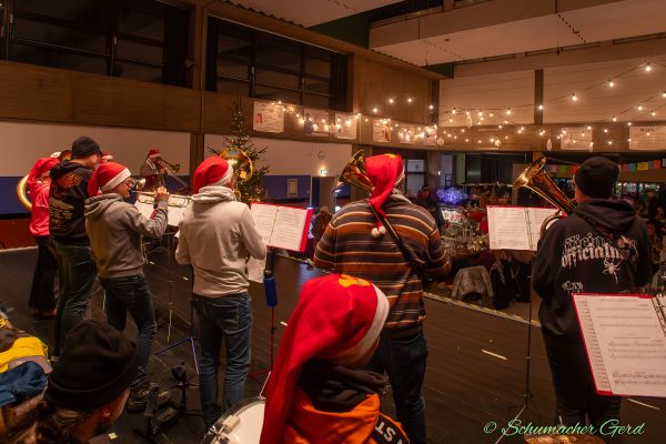 weihnachtsmarkt-kg-loestige-buirer-2023-04092FA7E12-2FDF-C531-BDE7-4206E4F8C5BD.jpg