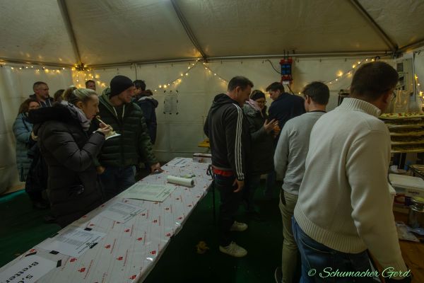 weihnachtsmarkt-kg-loestige-buirer-2023-045DD4D0EDD-7AB2-392A-73FF-D399F3D5BC6E.jpg