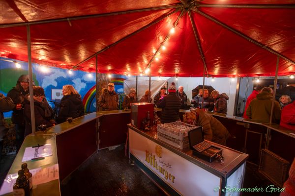 weihnachtsmarkt-kg-loestige-buirer-2023-050F9F8955A-DF07-830C-44A3-5F59B5955354.jpg