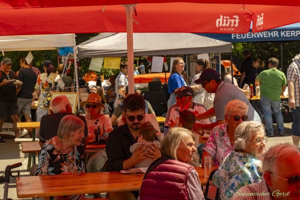 1-buirer-dorffest-06263EFDF9B-1688-3A38-5AF7-EE62A60479A2.jpg